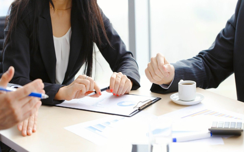 CFP Holders Earn More Money, Happier: Survey