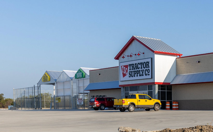 Tractor Supply Quinlan TX property
