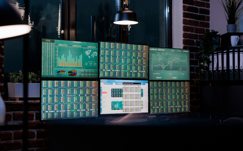 Hedge Funds Rebuild Mega-Cap Tech Longs as Rates, Inflation Weigh